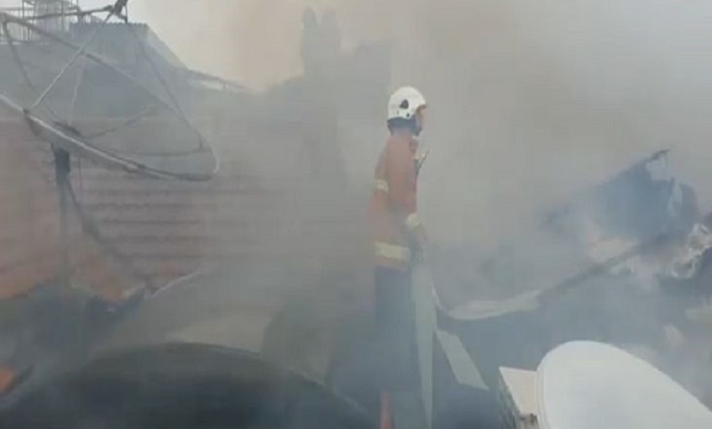 Klinik Dokter Kandungan di Surabaya Ludes Terbakar, Satu Unit Mobil Hangus