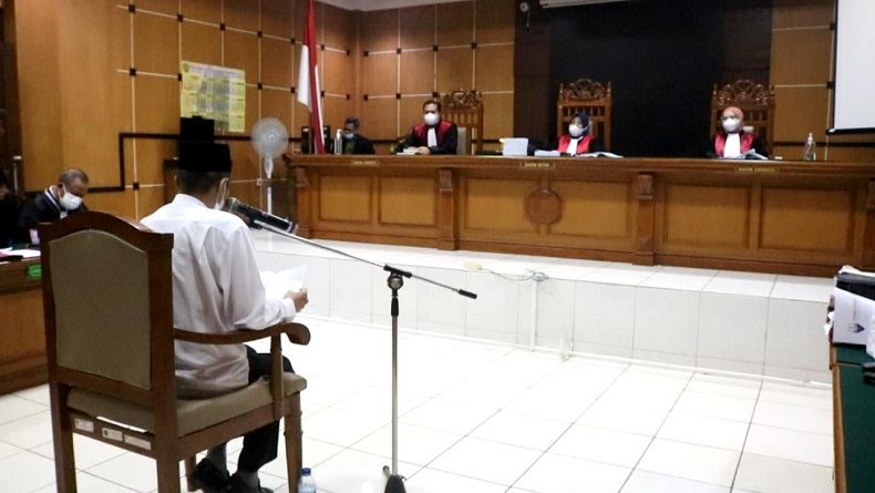 Terdakwa Penista Agama M Kace Nangis Bacakan Pembelaan, Massa Islam Kepung PN Ciamis