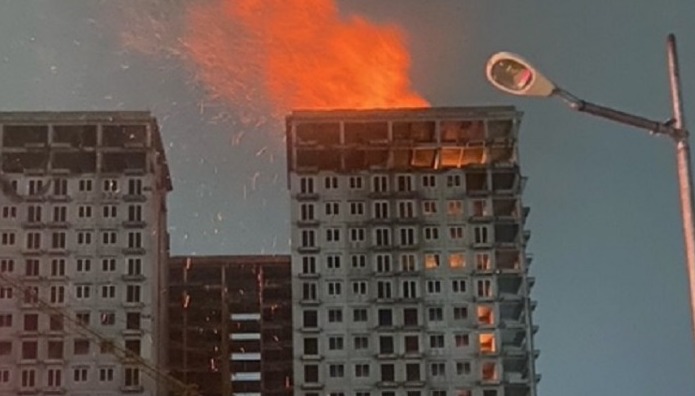 Kebakaran Gedung Mangkrak di Cengkareng, 2 Pria Bawa Tabung Gas Ditangkap