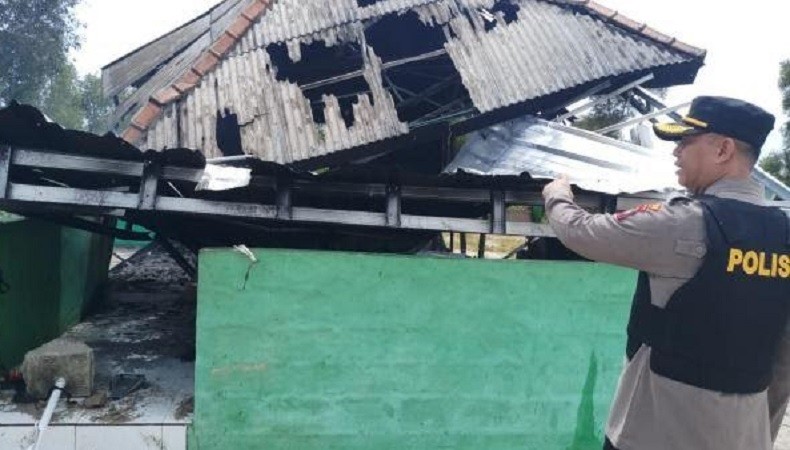 Buntut Kericuhan, 2 Warga Bangka Tengah Jadi Tersangka Pembakaran Pos PT MSP