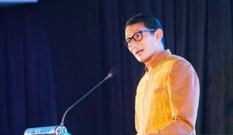 Sandiaga Uno Terpukau Kain Tenun Sidan Kapuas Hulu: Khas dan Mewah