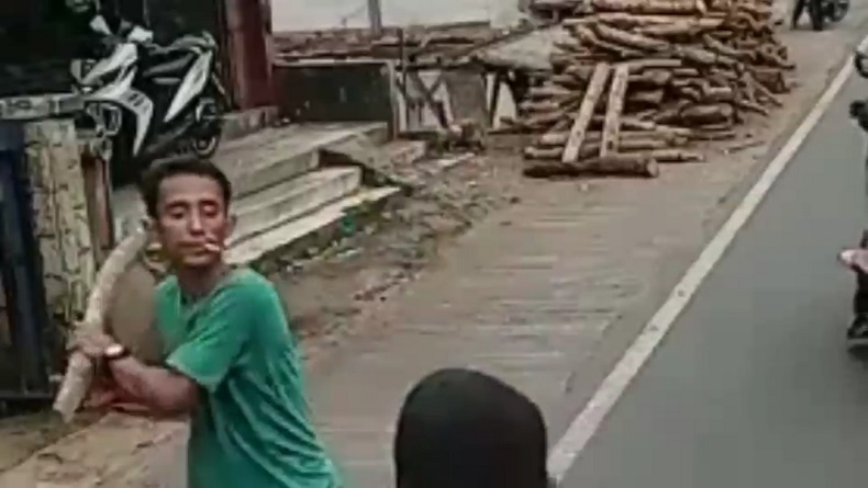 Viral Pengemudi Angkot Pukul Sopir Truk di Sukabumi, Penyebabnya Sepele 
