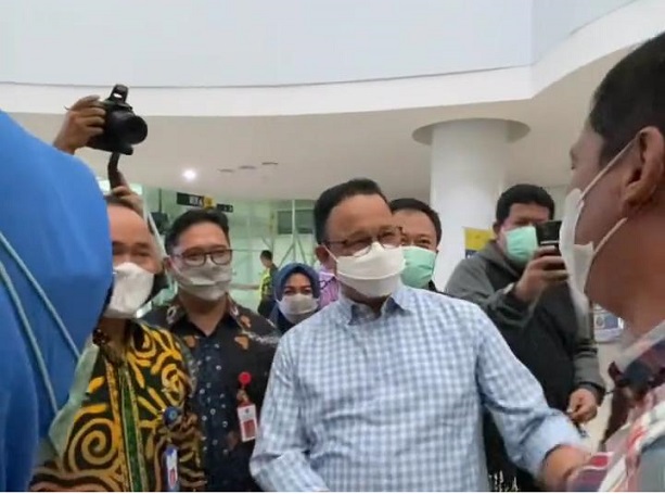Bawa Tanah dari Kampung Akuarium, Anies: Semoga IKN Tidak Memarginalkan Masyarakat kecil