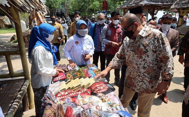 Ketua DPD Usul Pemberdayaan Ekonomi Desa Dipercepat untuk Tekan Kemiskinan