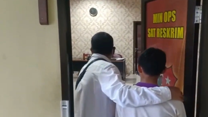 Guru Honorer di Lampung Cabuli Siswi SMP, Modusnya Kerjakan Tugas di Kelas