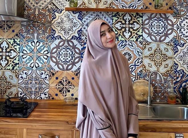 Biodata dan Profil Sherel Thalib, Istri Taqy Malik sang Selebgram Cantik Berhijab Syar’i