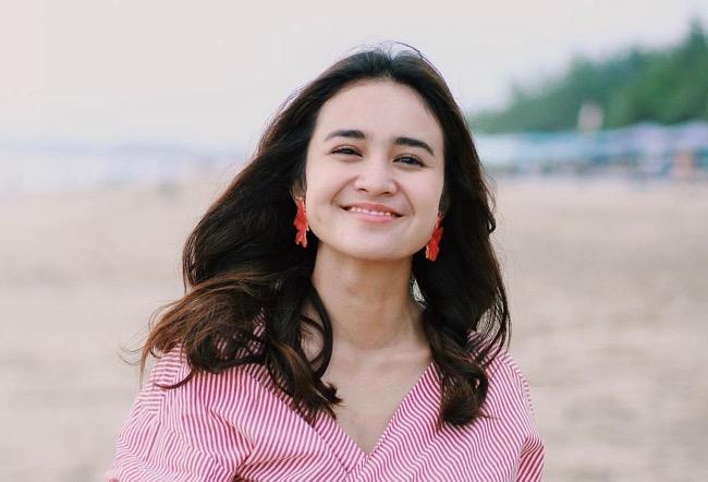 5 Artis yang Mengaku Takut Naik Pesawat, Nomor 4 Harus Menenggak Alkohol Jika Menempuh Jalur Udara