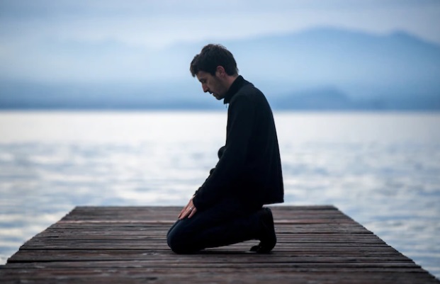 Bacaan Tahiyat Awal dan Akhir yang Shahih, Lengkap dengan Artinya