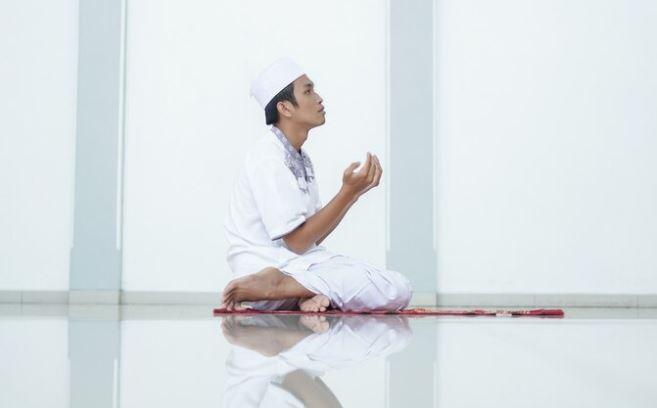 Tata Cara Sholat Tasbih di Malam Lailatul Qadar, Bacaan Niat serta Doanya