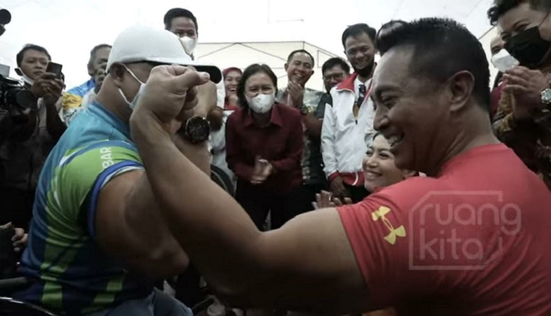 Jenderal Andika Perkasa Kalah Adu Otot dengan Atlet Angkat Berat Ini