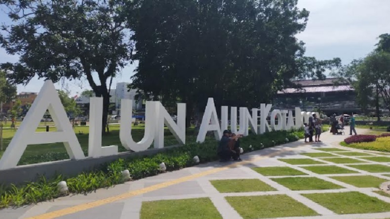 Alun-Alun Kota Bogor Dibuka, Pengunjung Masih Sedikit