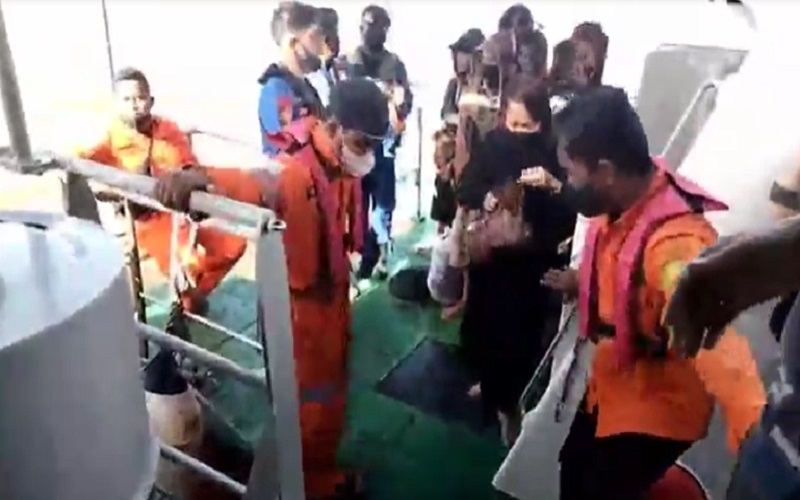 Suami Jadi Korban Tewas Kapal Tenggelam di Perairan Tanjung Api, Istri Selamat Histeris