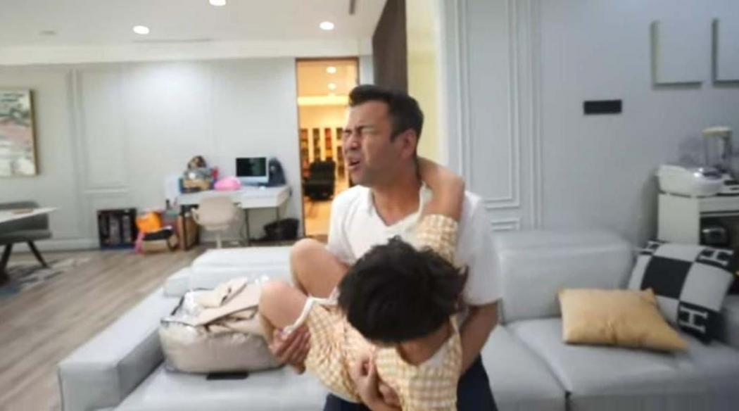 Kenali Bahaya Saraf Kejepit yang Bikin Raffi Ahmad Jalani Tindakan Endoskopi hingga Bed Rest