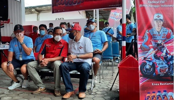 Tak Hanya Penonton Umum, Bengkel Motor Pun Antusias Nonton MotoGP di Mandalika