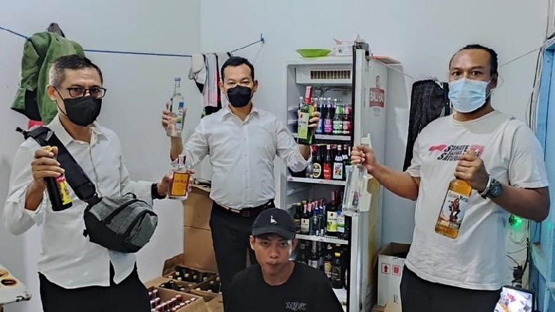 Operasi Pekat Jelang Ramadhan, Polres Majalengka Gerebek Toko, Sita 512 Miras