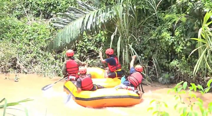 Hujan Persulit Pencarian Korban Hilang Minibus yang Terjun ke Sungai di Tana Toraja