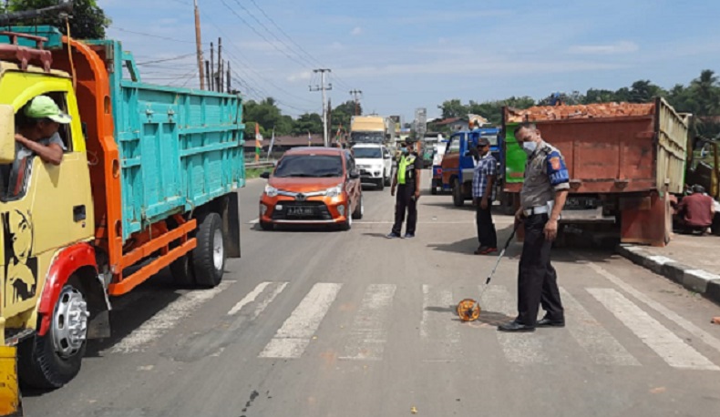Penjual Tempe Tewas Ditabrak Truk Pengangkut Bata Merah di Bogor