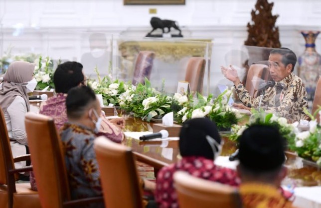 Jokowi Minta Koperasi Petani Sawit Swadaya Produksi Minyak Goreng