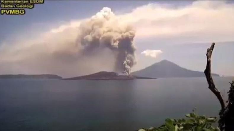 Gunung Anak Krakatau Kini Berstatus Siaga, ESDM: Sesekali Terdengar Suara Gemuruh Letusan
