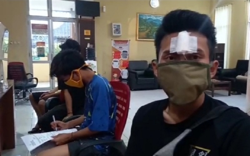 Kehabisan Rokok, Preman Kampung di Palembang Bacok 3 Pemuda