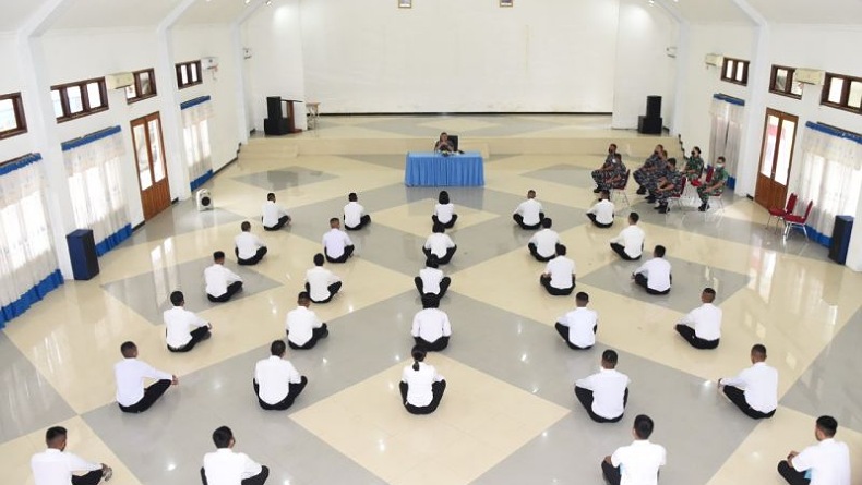 Danlantamal VIII Ingatkan Calon Prajurit Jaga Sikap dan Penampilan
