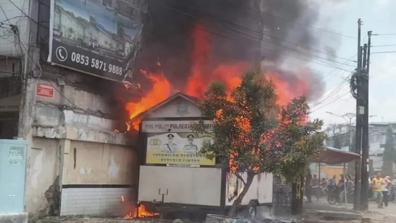 Heboh, Pos Lantas Polsek Sunggal di Kampung Lalang Ludes Dibakar ODGJ