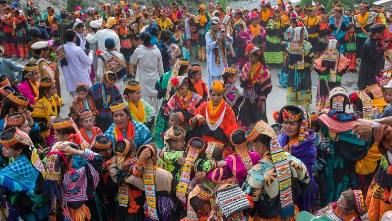 Tradisi Meniduri Wanita Suku Kalash Pakistan oleh Para Pemuda