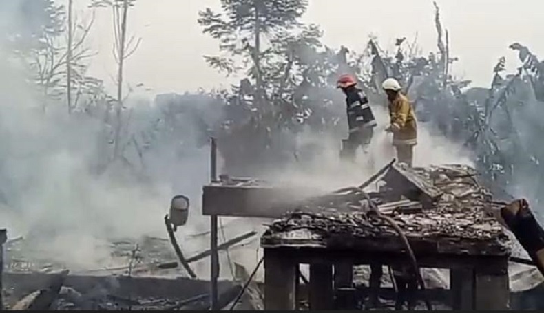 Kebakaran di Sumedang, 12.000 Ekor Ayam Terpanggang, Pemilik Rugi Rp1,5 Miliar