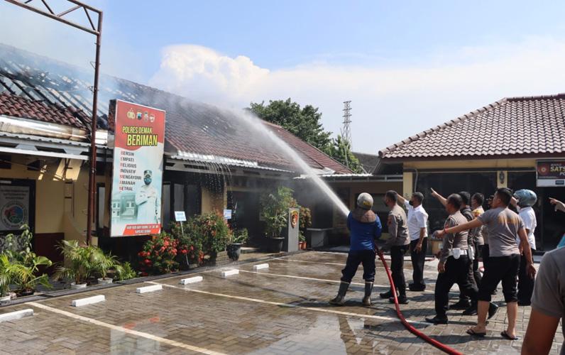 Gedung Lama Polres Demak Terbakar, Begini Kronologinya