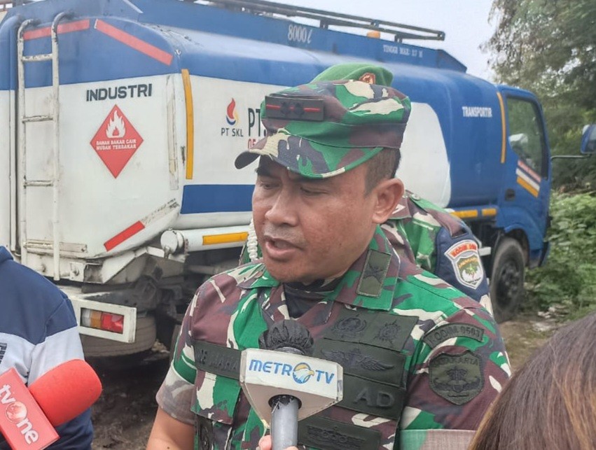 Kodim Jakbar Gerebek Tempat Penimbunan Belasan Ton Solar di Kembangan