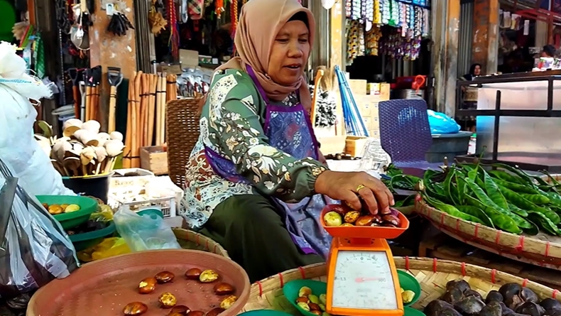 Penggemar Tepok Jidat, Harga Jengkol di Payakumbuh Naik 3 Kali Lipat