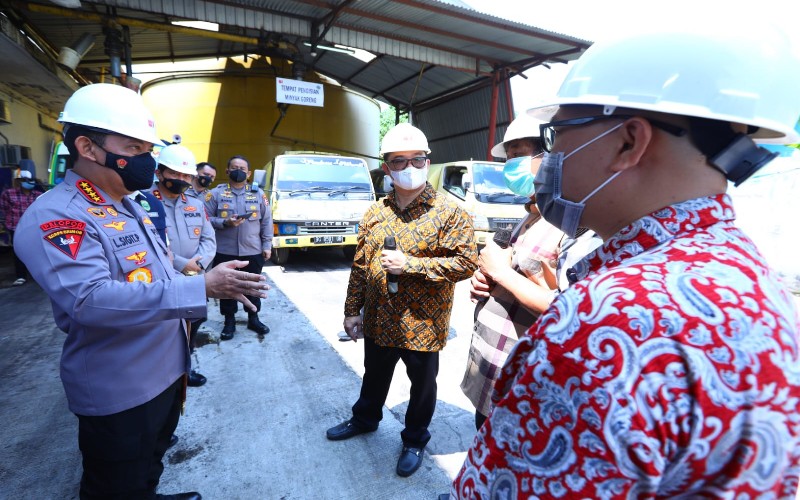 Tinjau Pabrik Minyak Goreng di Palembang, Kapolri Temukan Fakta Terkait Bahan Baku