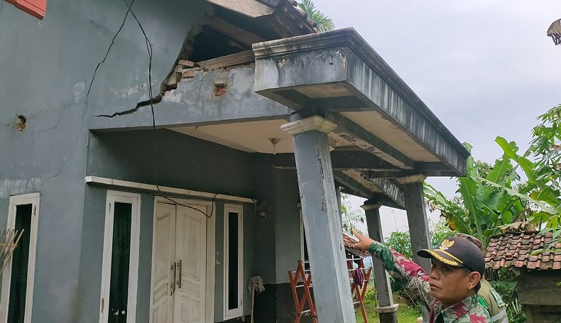  Diterjang Pergerakan Tanah, Sejumlah Rumah di Paderek Majalengka Rusak