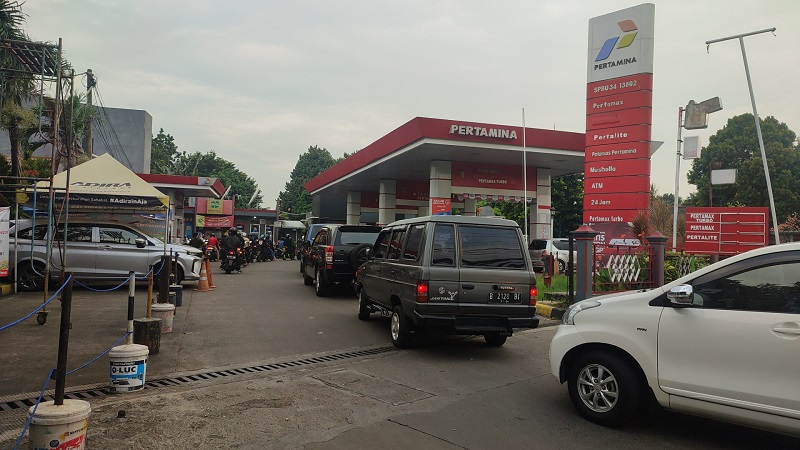 Harga Pertamax Naik Jadi Rp12.500 per Liter, Masyarakat Beralih Gunakan Pertalite
