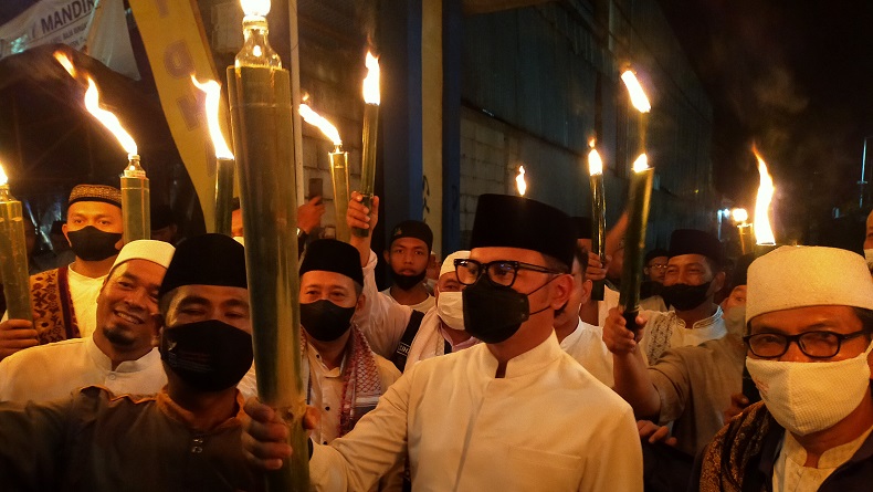 Awali Ramadan, Bima Arya Tarawih Bersama Warga hingga Ikut Pawai Obor