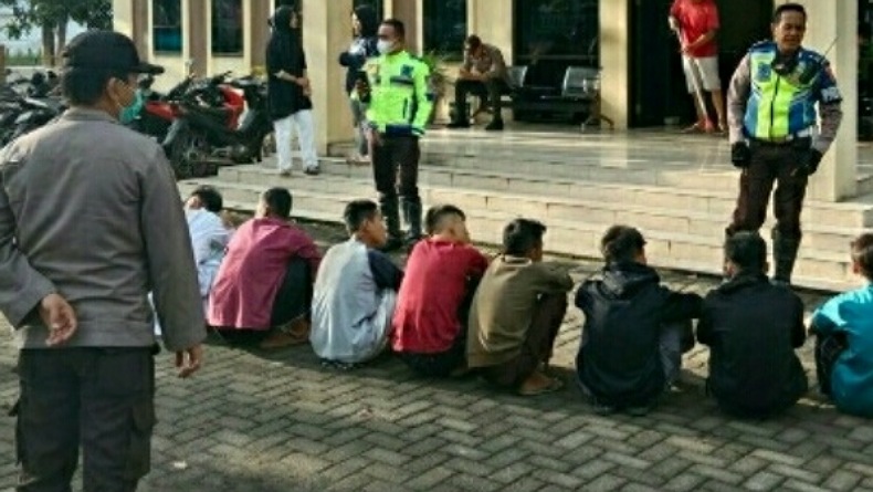 Tim Gabungan Polres Bitung Bubarkan Aksi Balapan Liar usai Sahur