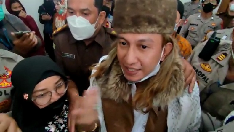 Curhat Seusai Sidang, Habib Bahar: Meski Dikelilingi Banyak Wanita, Hati Saya Tetap untuk Istri