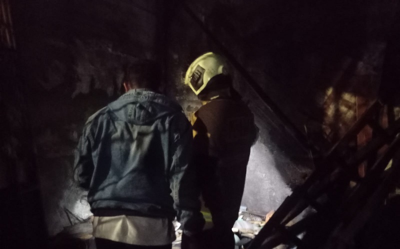 Gara-Gara Petasan, Toko Mebel di Duren Sawit Ludes Terbakar