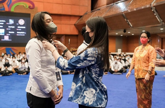 Kukuhkan 191 CPNS Kemenparekraf, Angela Tanoesoedibjo: Jalani Pengabdian kepada NKRI dengan Berakhlak 