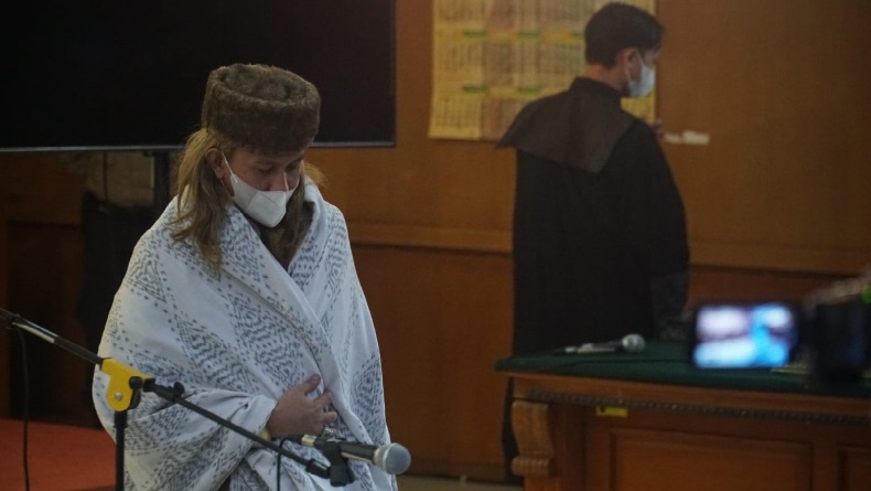 5 Berita Terpopuler : Ketua Majelis Hakim Puji Habib Bahar hingga Cadangan Emas Rusia Capai Rp4.303 Triliun Dibekukan