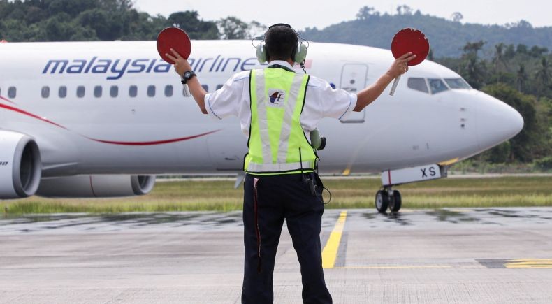 Mencekam, Pesawat Malaysia Airlines Tiba-Tiba Terjun Bikin Panik Penumpang