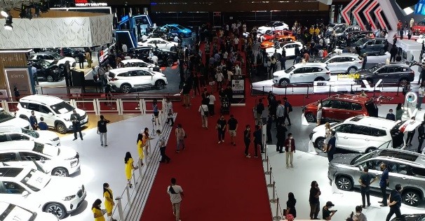 Sisi Lain Pameran, Pengunjung IIMS 2022 Bisa Perpanjang SIM hingga Vaksin Booster