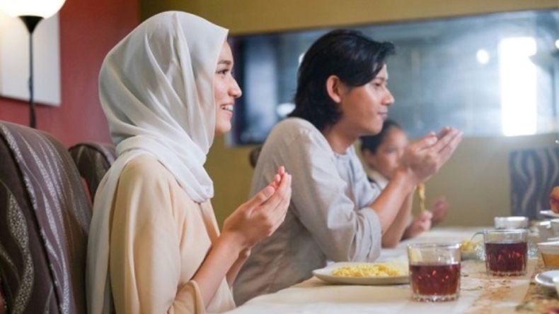 Jadwal Buka Puasa di Padang Hari Ini Kamis 13 April 2023