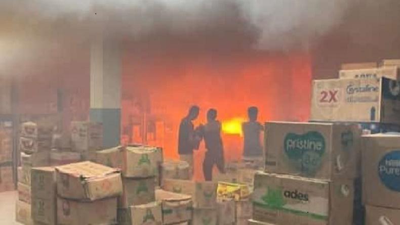 Gudang Penyimpanan Barang Minimarket di Bogor Terbakar, Diduga Korsleting Listrik