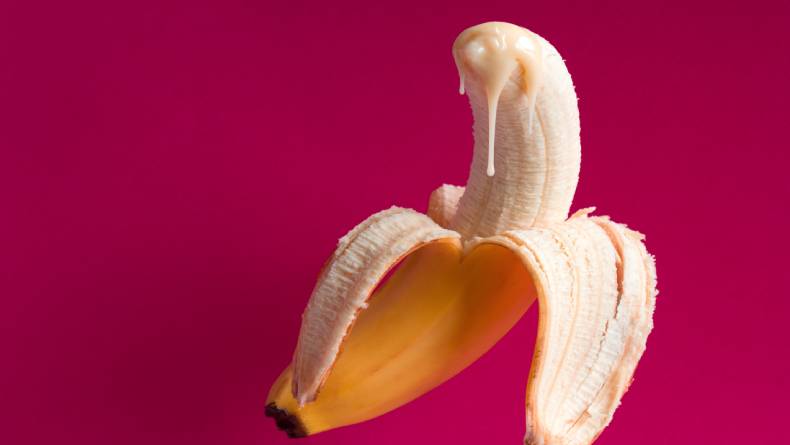 Hukum Mengeluarkan Air Mani oleh Tangan Sendiri di Bulan Ramadhan Malam Hari