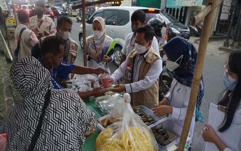 Sidak Pedagang Takjil di Cibinong, BPOM Bogor Temukan Makanan Diduga Mengandung Formalin