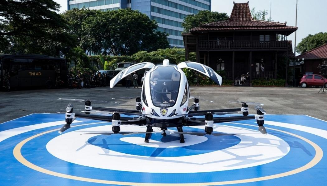 Wow, Indonesia Pesan 100 Taksi Terbang dari China EHang 216