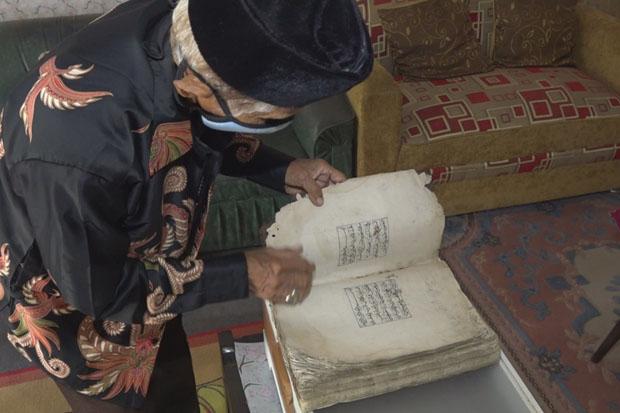 Ribuan Naskah Sunda Kuno Belum Terdokumentasi dan Terancam Hilang