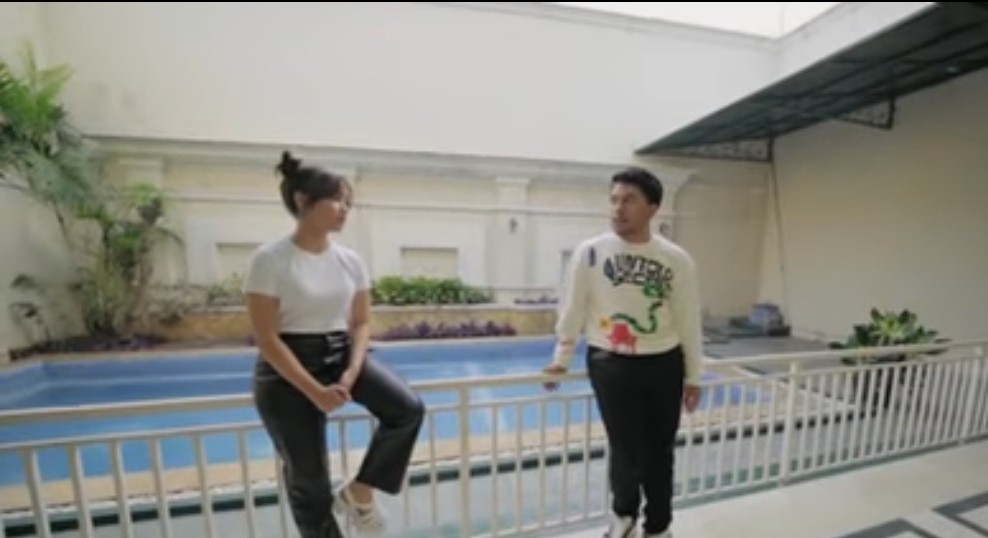 Thariq Halilintar Beli Rumah Baru untuk Tempat Tinggal Bersama Fuji, Ada Kolam Renangnya
