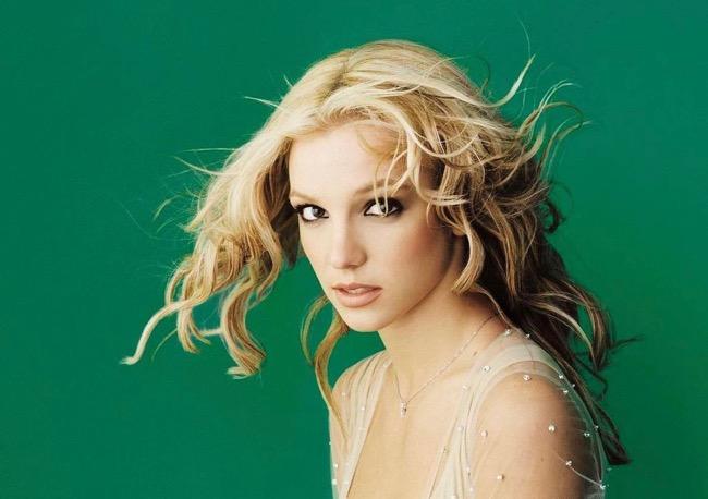 Britney Spears Umumkan Hamil Anak Sam Asghari, Kemungkinan Kembar! 